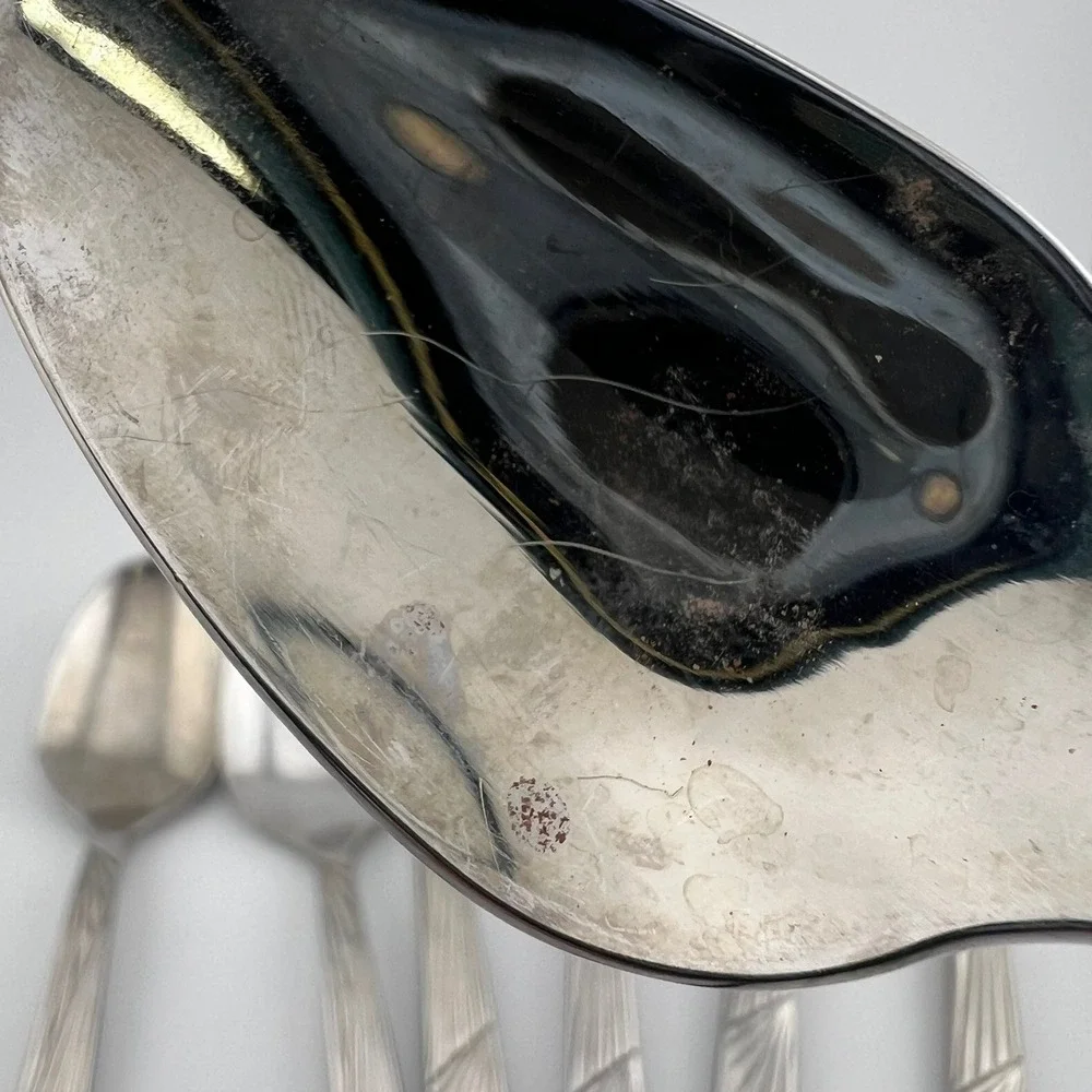 Set of 8 Mikasa Stainless 18/10 Oval Dinner Spoons Manifesto Glossy Vintage 2006